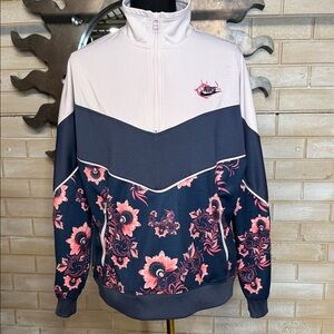 Streetwear Nike Pink and Navy Floral Pullover - Large
